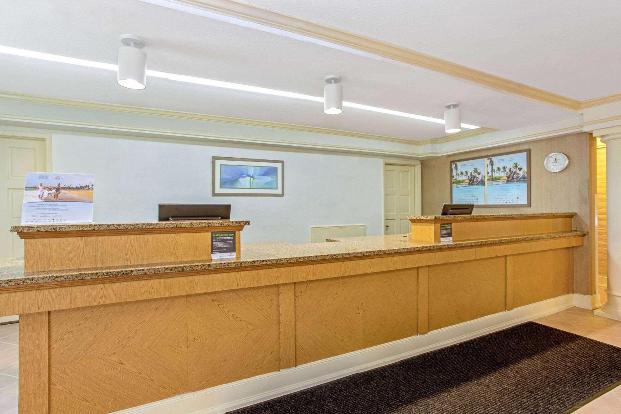 La Quinta Inn By Wyndham Orlando Airport West Екстериор снимка