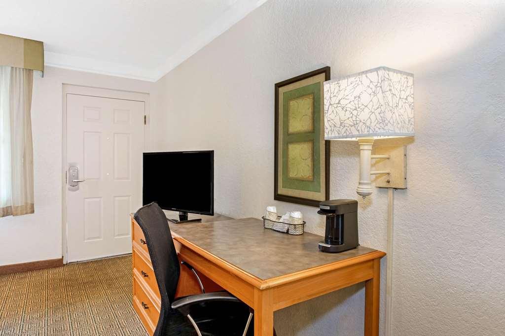 La Quinta Inn By Wyndham Orlando Airport West Стая снимка